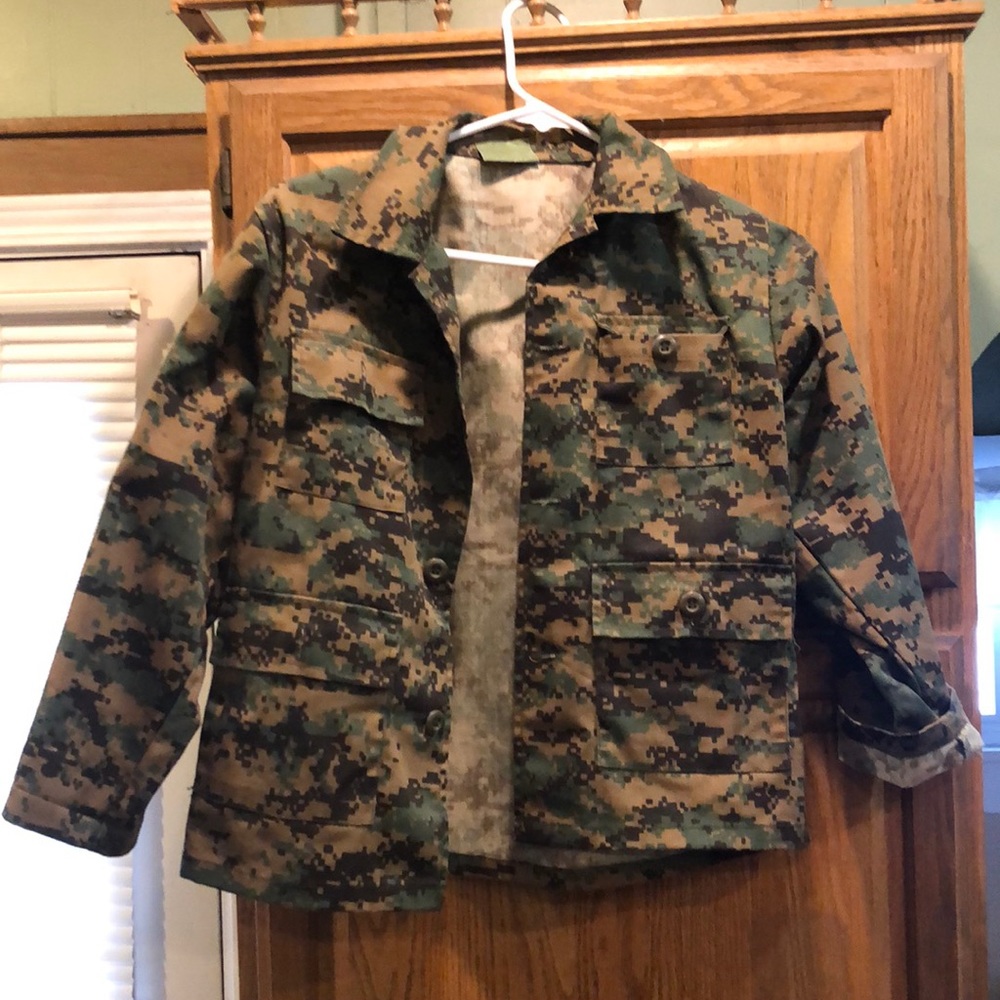 Kids size large camo button up shirt